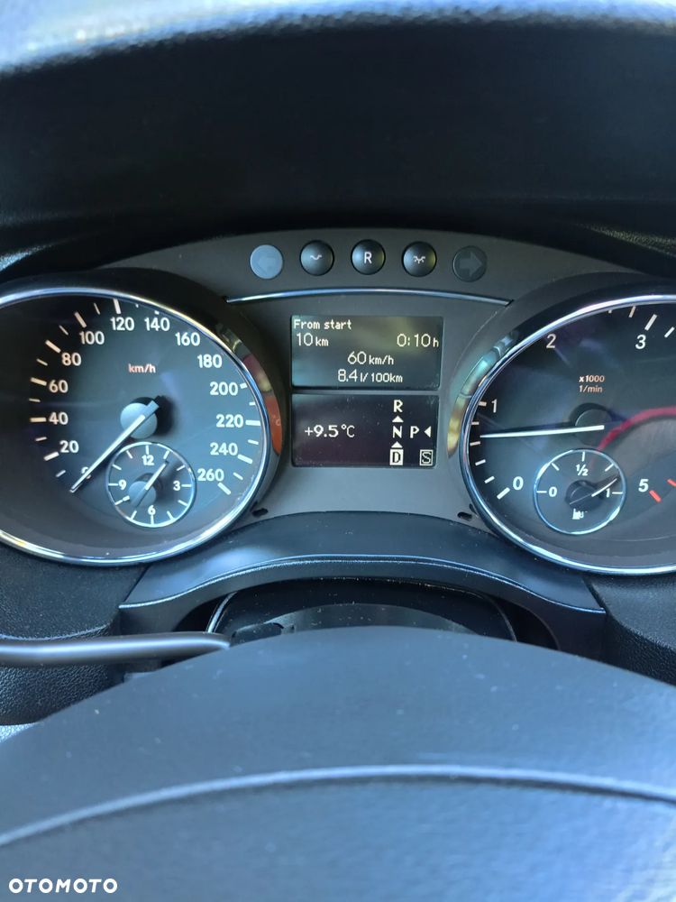 Mercedes-Benz Klasa R 320 CDI 4Matic 7G-TRONIC DPF - 22