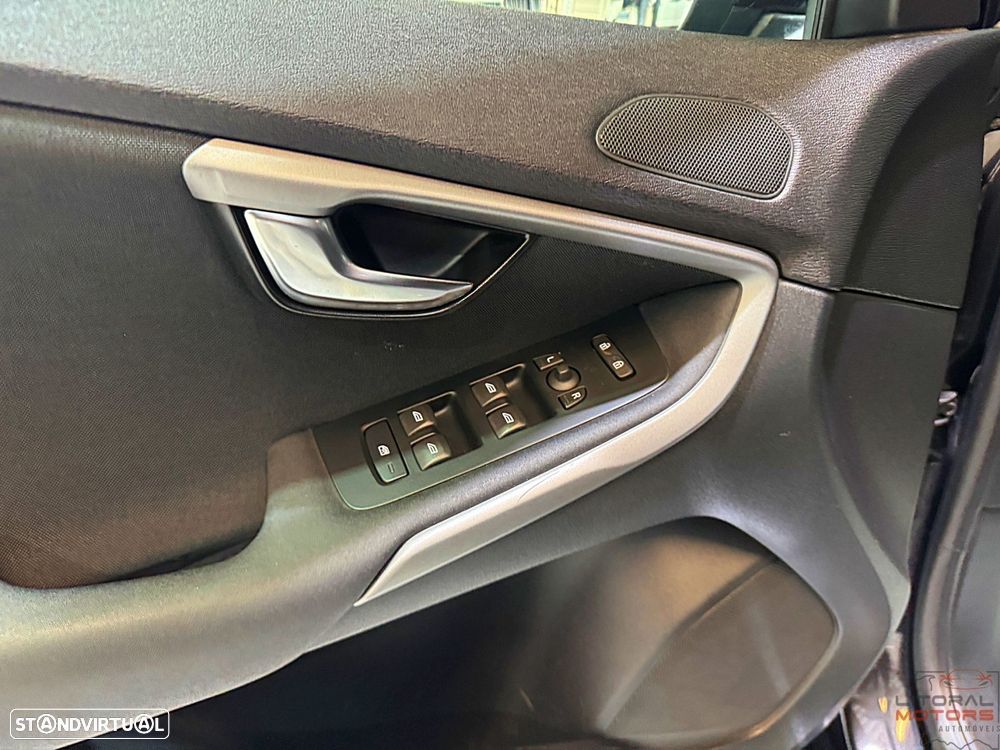 Volvo V40 D2 Black Line - 18