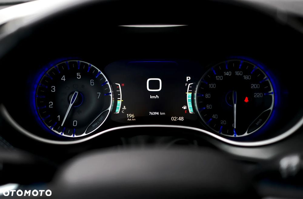 Chrysler Pacifica - 39