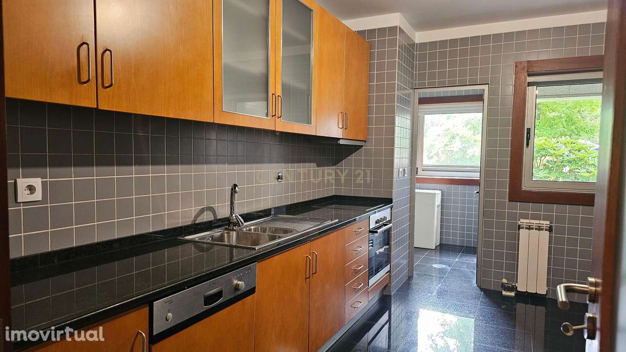 Apartamento T2 com varanda, garagem - Condomínio Fechado de referência - Grande imagem: 4/34