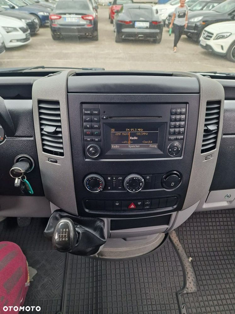 Mercedes-Benz Sprinter - 10
