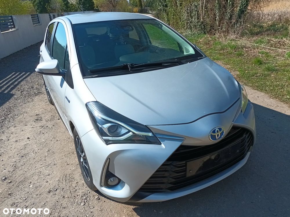Toyota Yaris Hybrid 100 Active - 31