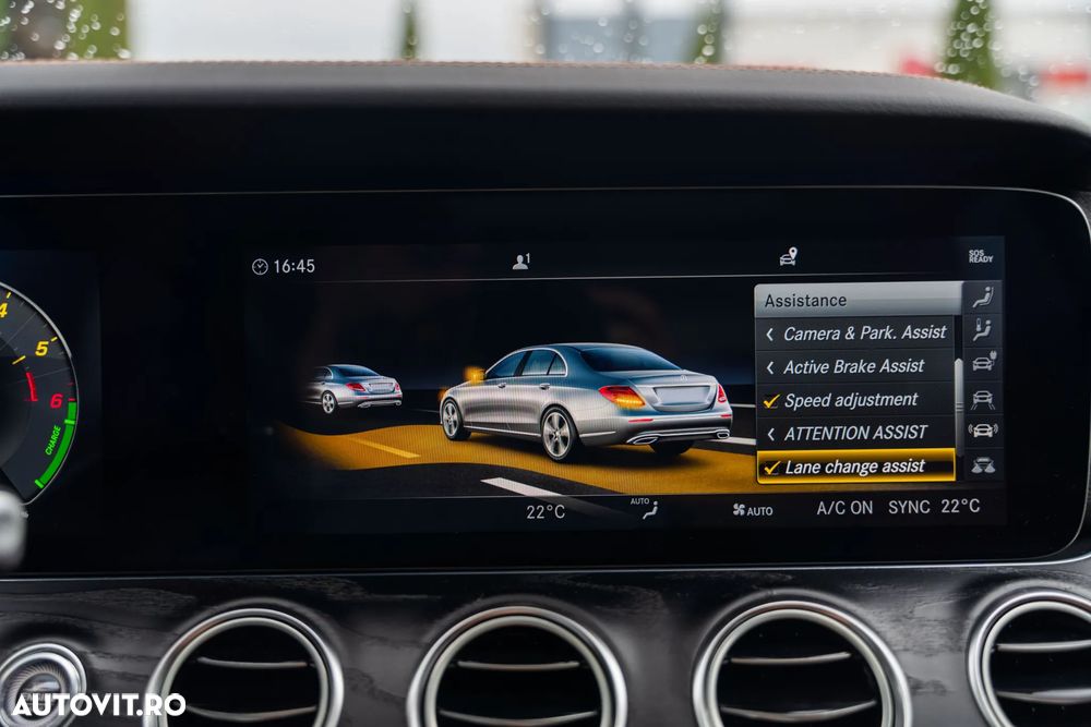 Mercedes-Benz E 300 9G-TRONIC AMG Line - 37