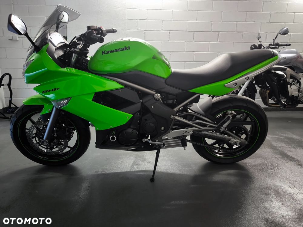 Kawasaki ER - 8