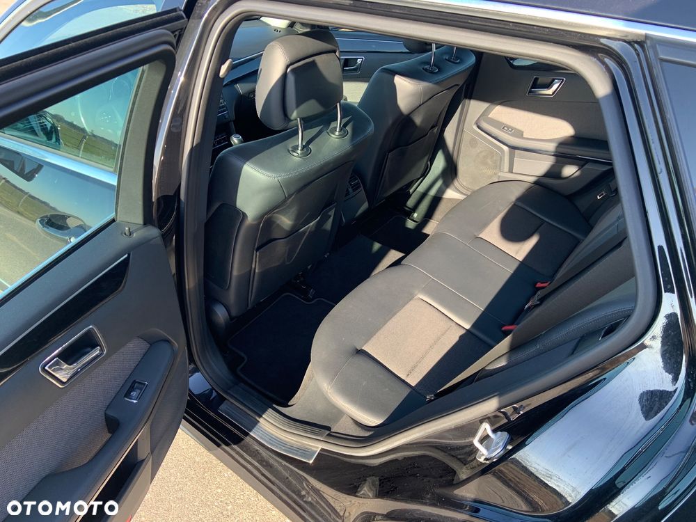 Mercedes-Benz Klasa E 200 CGI BlueEffICIENCY - 23