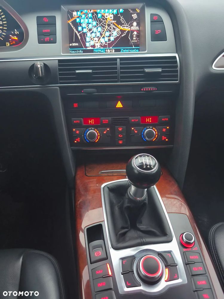 Audi A6 Avant 2.4 - 16