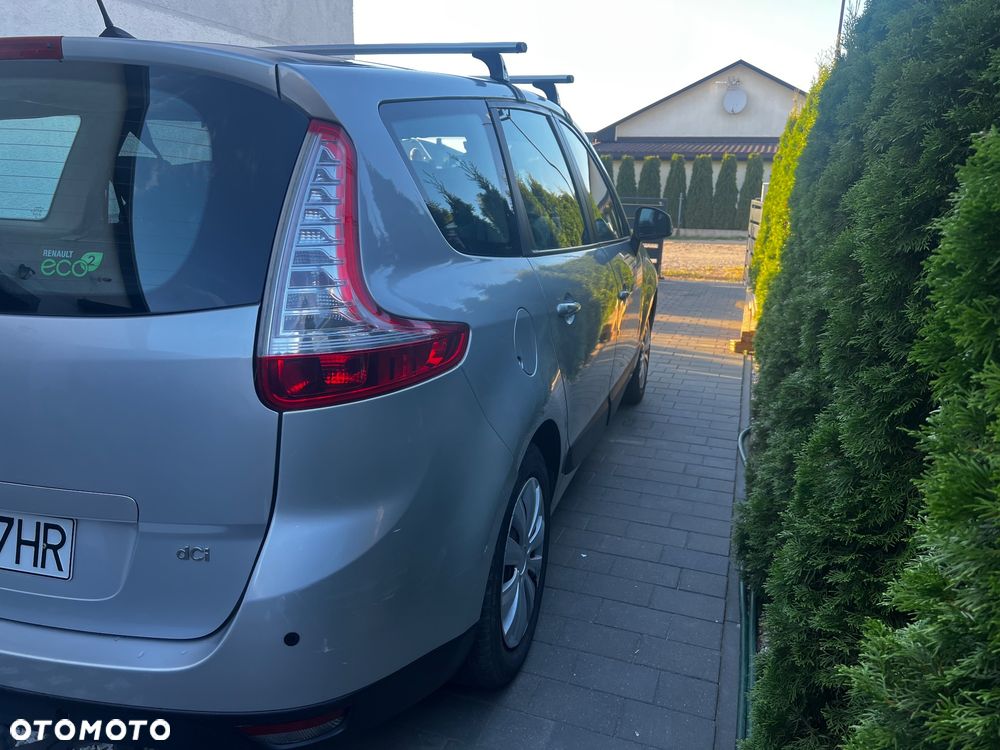 Renault Scenic 2011 photo 5