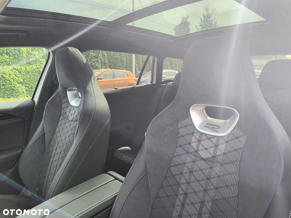 Volkswagen Passat Variant 2.0 TDI SCR R-Line Plus DSG - 13