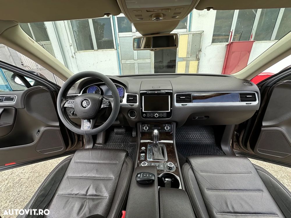 Volkswagen Touareg 3.0 V6 TDI BMT - 9