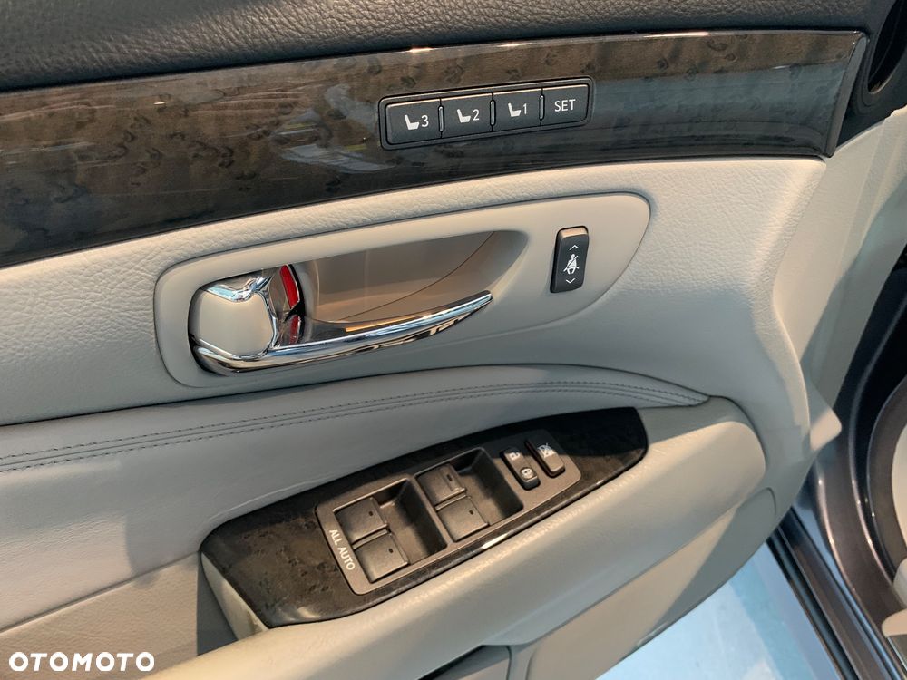 Lexus LS 460 Superior - 24
