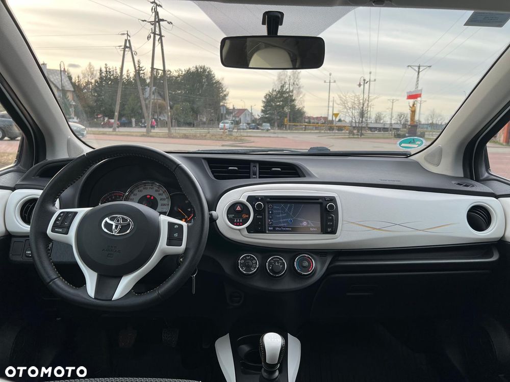 Toyota Yaris - 10