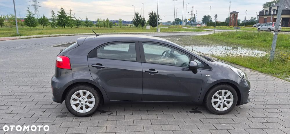 Kia Rio - 2