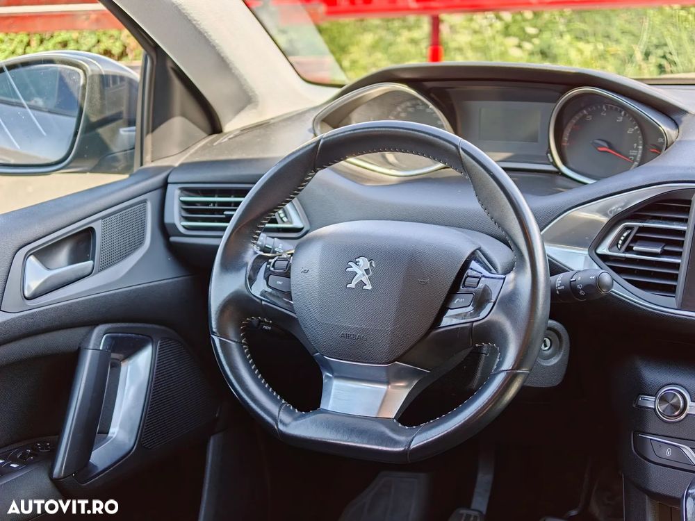 Peugeot 308 - 10