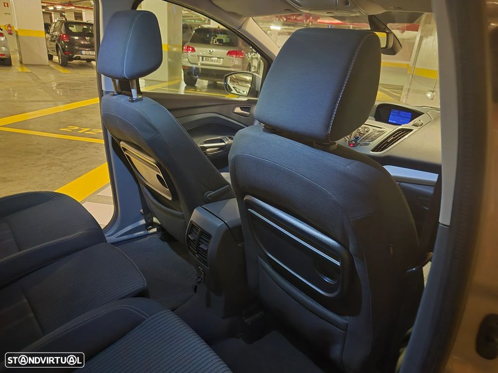 Ford Grand C-Max 1.6 TDCi Titanium - 46