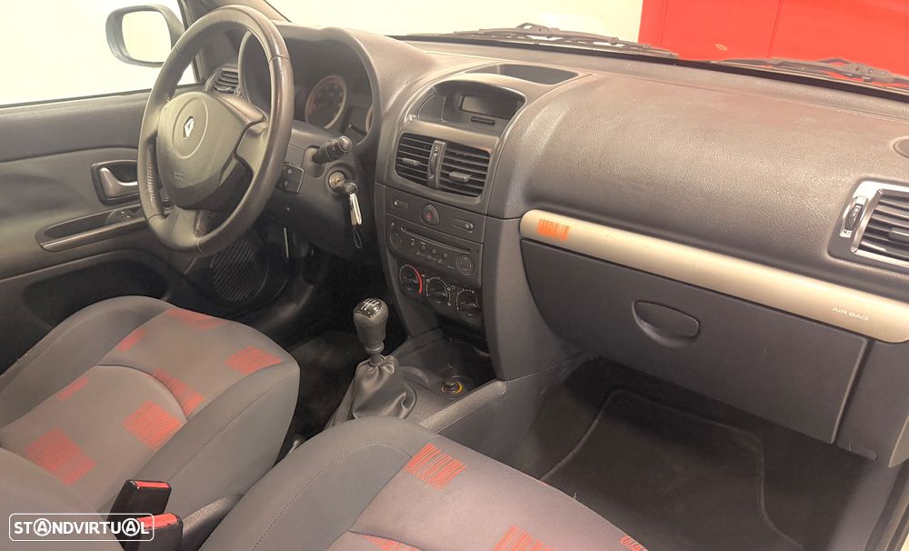Renault Clio 1.2 16V Extreme - 11