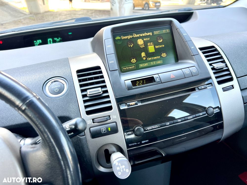 Toyota Prius (Hybrid) Sol - 14