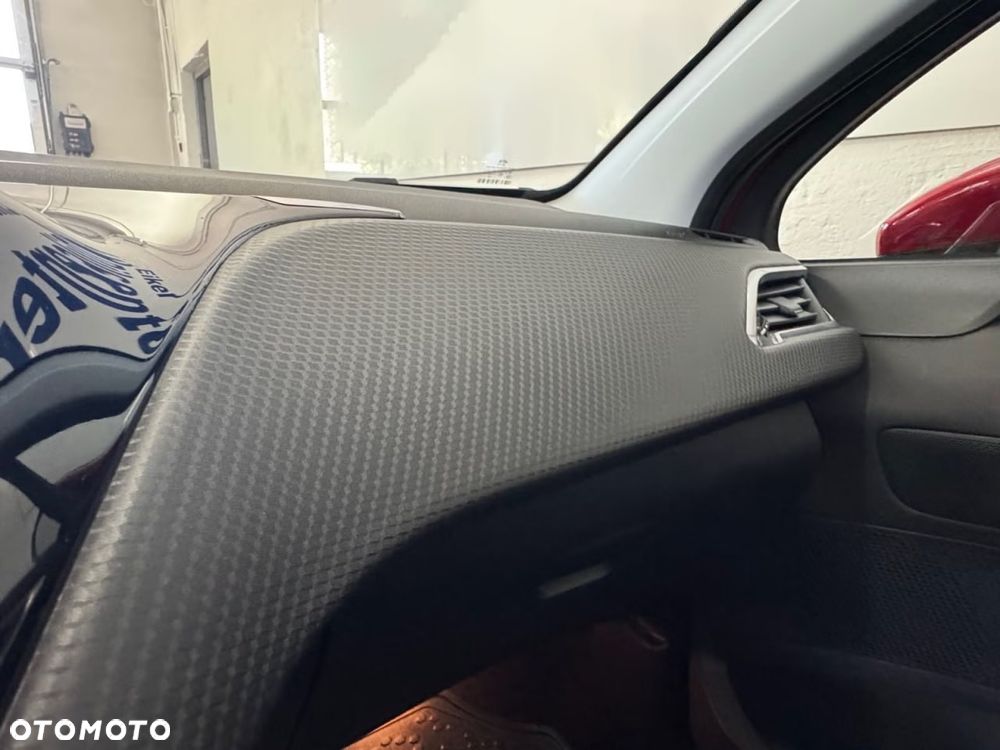 Peugeot 2008 1.2 Pure Tech Allure S&S EAT6 - 11