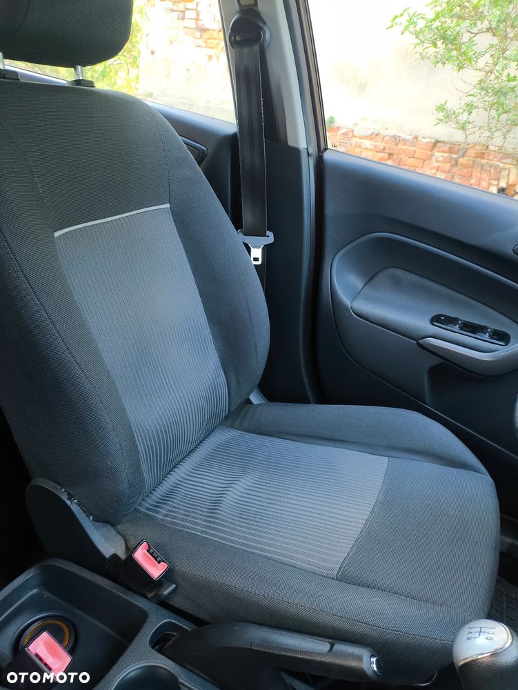 Ford Fiesta 1.25 SYNC Edition - 28