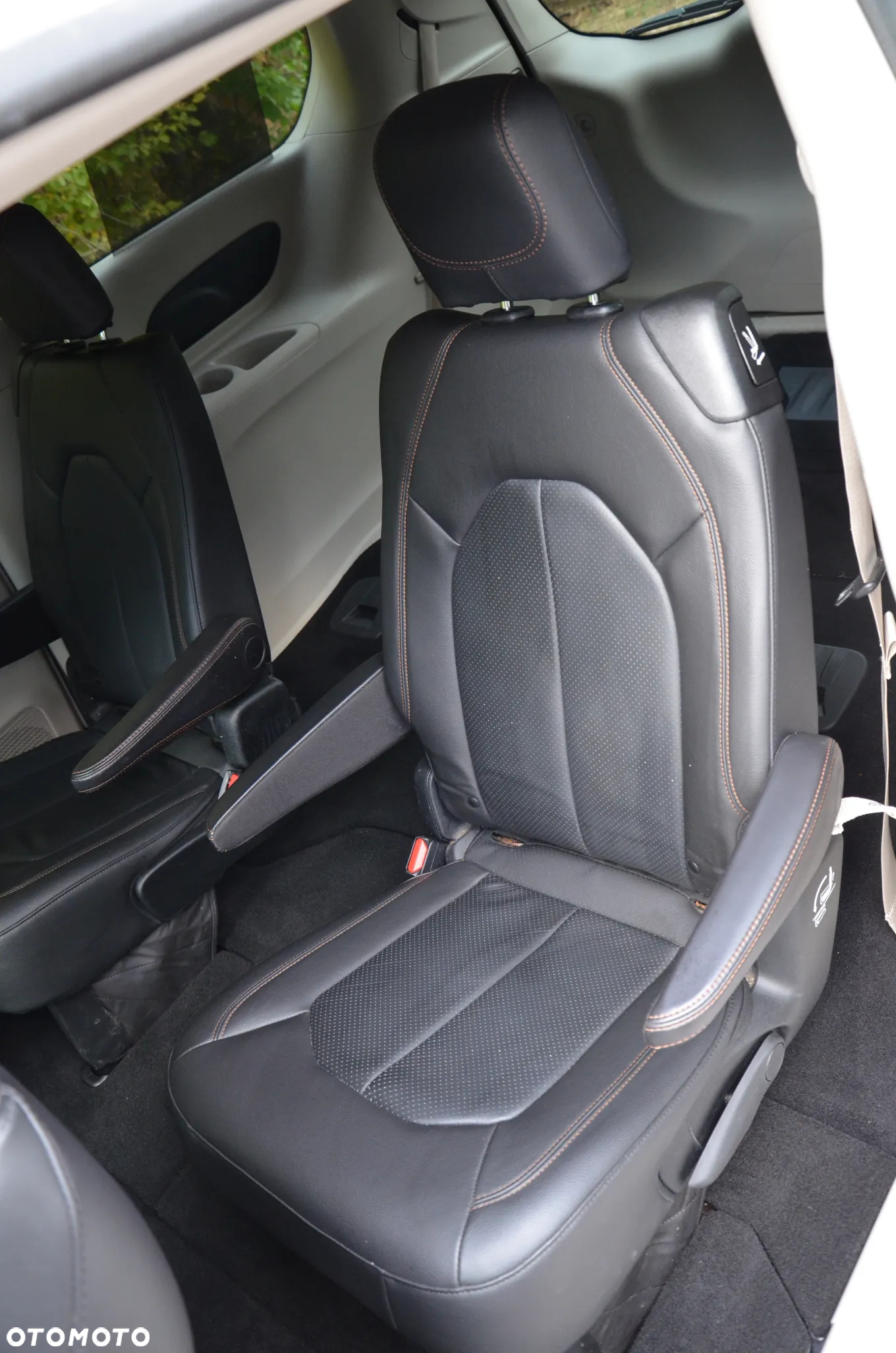 Chrysler Pacifica - 14