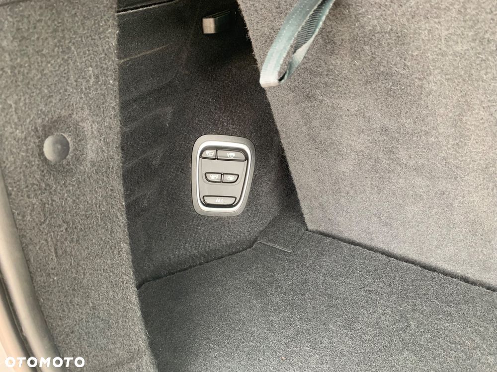 Renault Grand Scenic - 17
