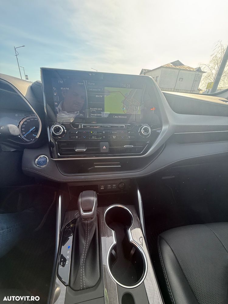 Toyota Highlander 2.5 Hybrid Luxury - 29