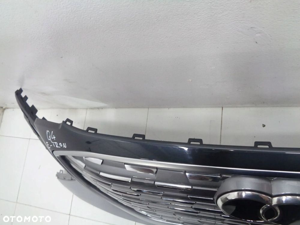 zderzak przedni przód atrapa nakładka audi q4 e-tron 89a807725a 21r- - 2