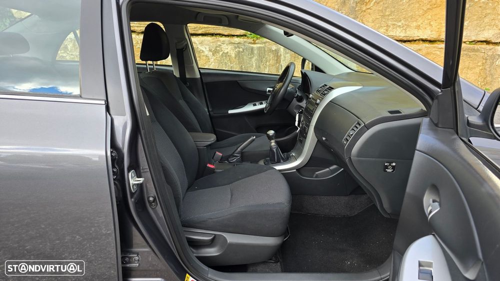 Toyota Corolla 1.4 D-4D - 23