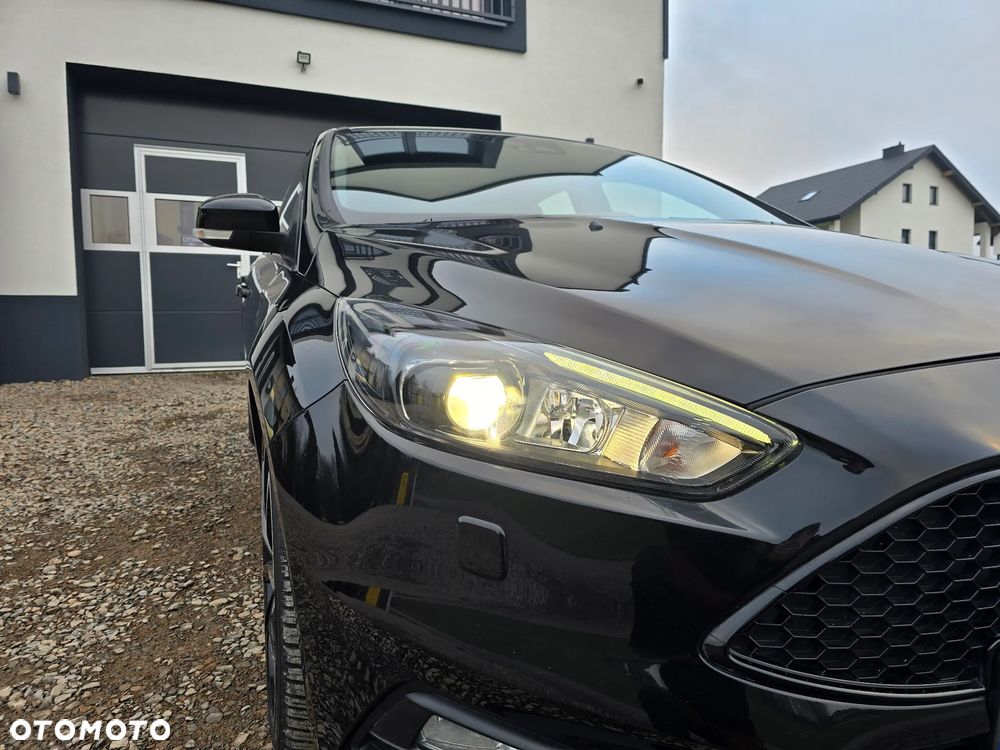 Ford Focus 2.0 EcoBoost ST mit Leder-Exclusiv-Paket - 26