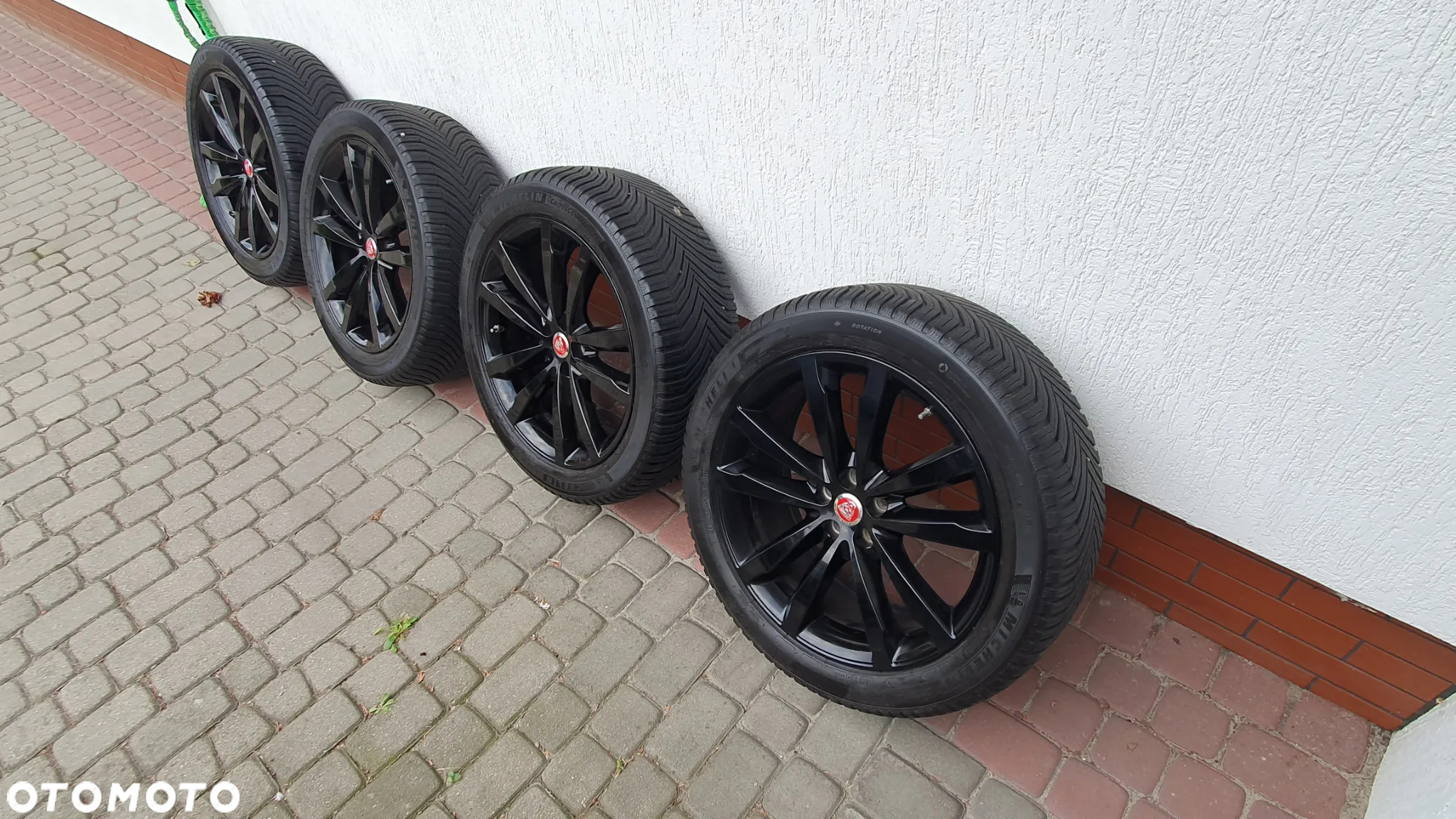 4 Koła + Felga na zapas Jaguar E-Pace Całoroczne Michelin CrossClimate 2 SUV 255 45 R20 - 11
