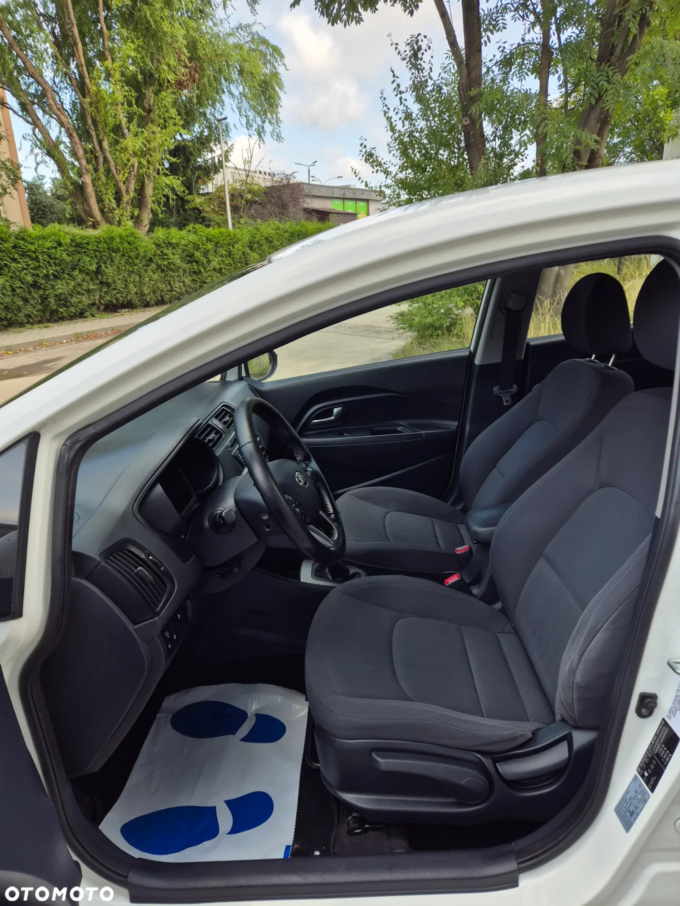Kia Rio 1.2 L - 15