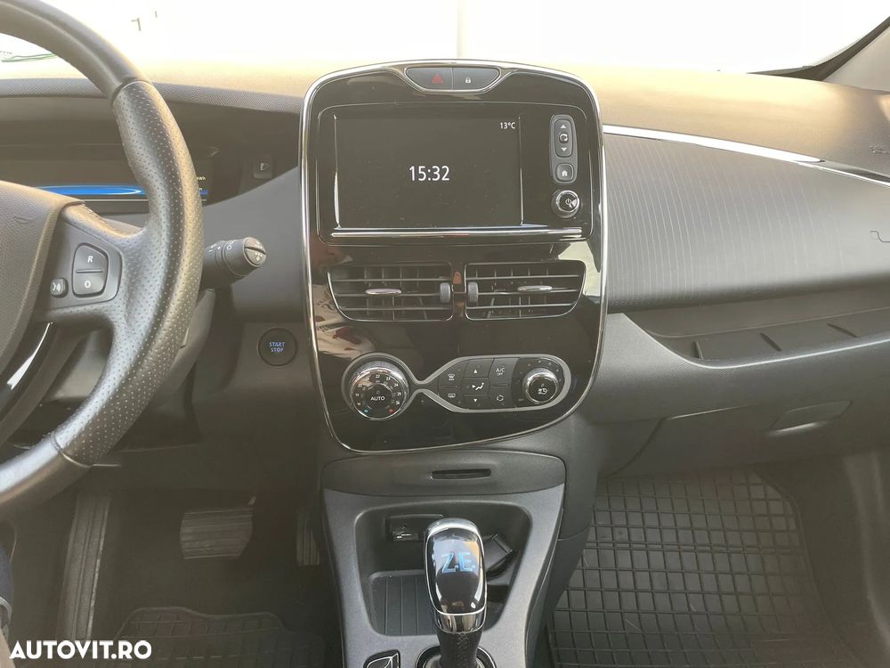 Renault ZOE - 8