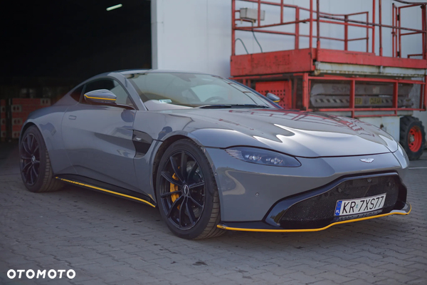 Aston Martin V8 Vantage Standard