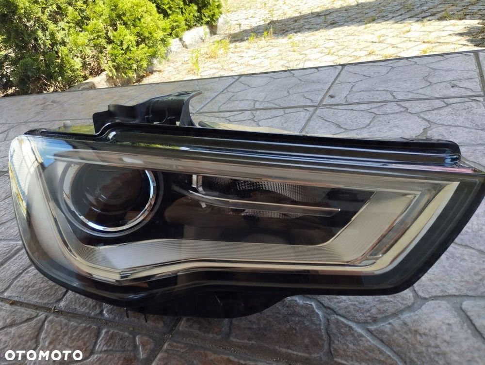 Lampa prawa XENON Audi A3 8V 2013-2016 8V0941006 - 2