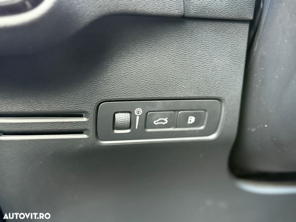 Volvo XC 40 T4 Recharge DKG Essential - 10