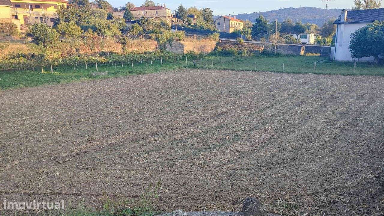 Terreno para construção em Ferreiros, Amares - Grande imagem: 2/9