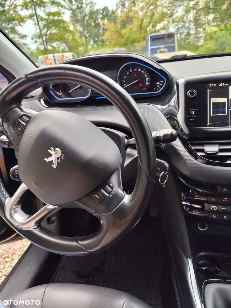 Peugeot 2008 1.6 e-HDi Allure S&S - 12
