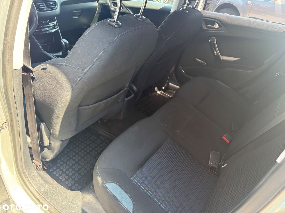 Peugeot 208 1.2 VTi Allure - 15