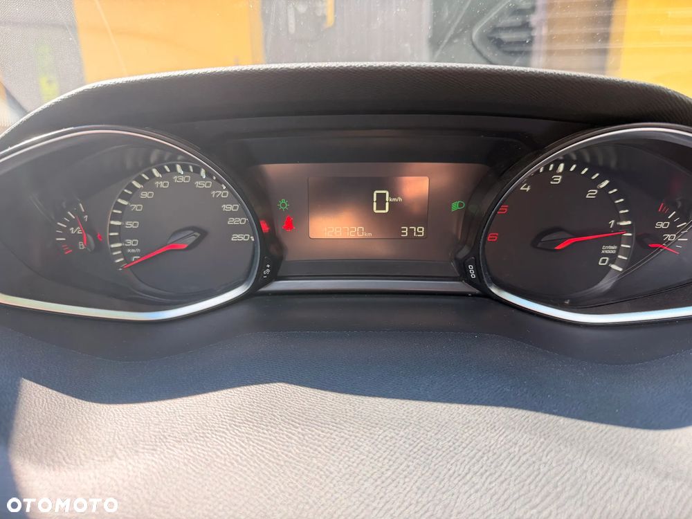 Peugeot 308 1.6 BlueHDi Allure S&S - 33