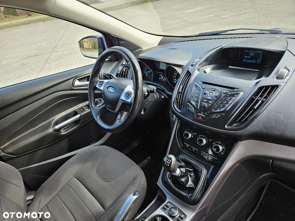 Ford Kuga 1.6 EcoBoost 2x4 Titanium - 12