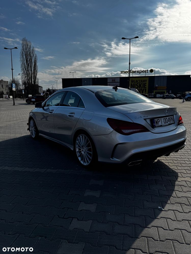 Mercedes-Benz CLA 45 AMG 4Matic 7G-DCT - 4
