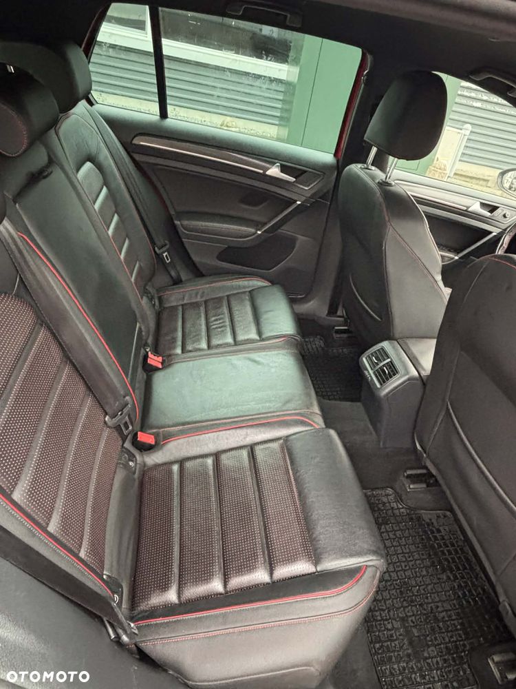 Volkswagen Golf - 15
