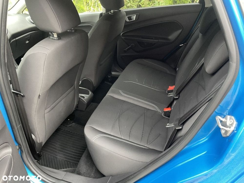 Ford Fiesta - 25