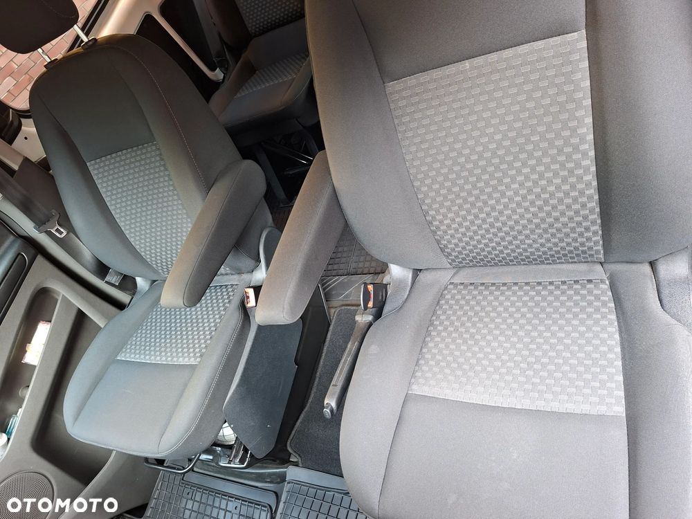 Ford Tourneo Courier - 12