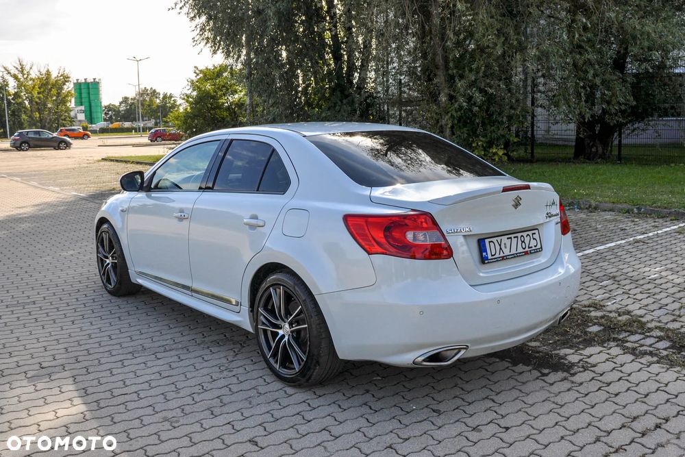 Suzuki Kizashi 2.4 Sport 4WD CVT - 3