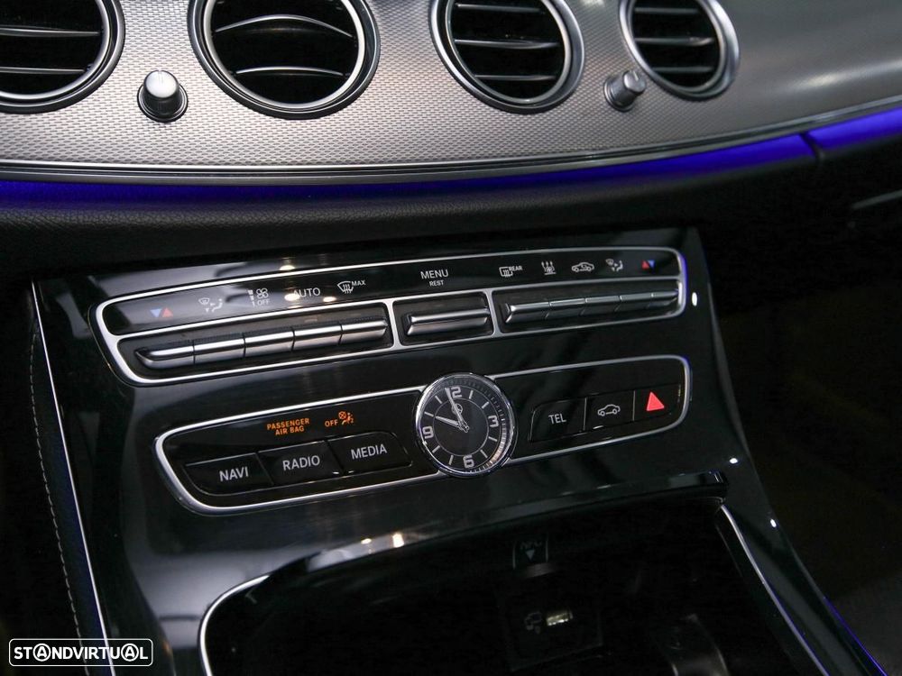 Mercedes-Benz E 300 de AMG Line - 19
