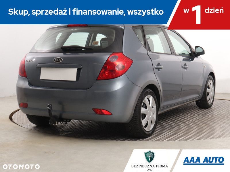 Kia Ceed - 7