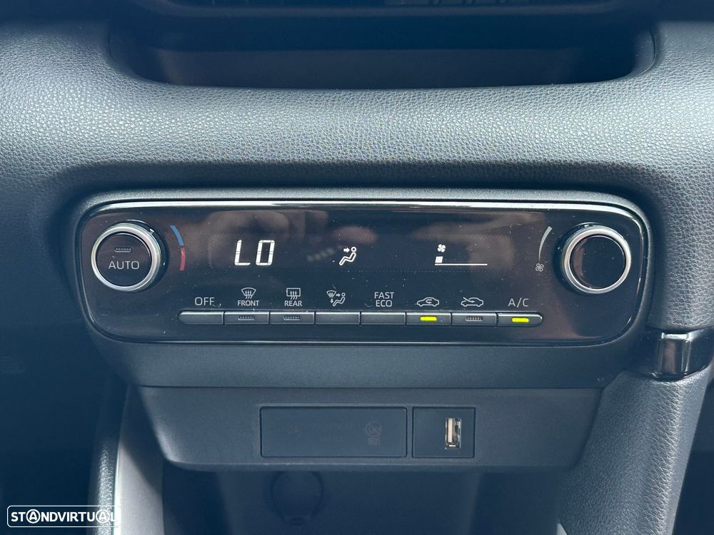 Toyota Yaris 1.5 HDF Comfort Plus - 13