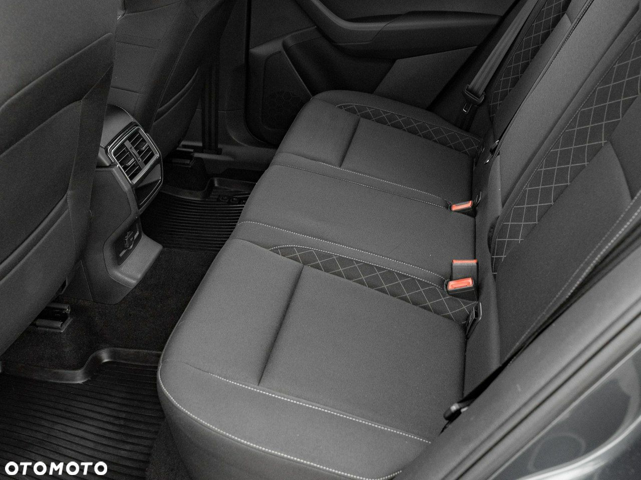 Skoda Karoq 1.6 TDI 4x2 Ambition - 24