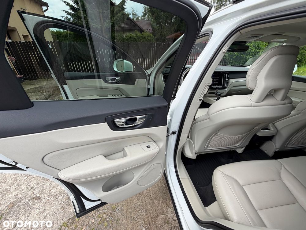 Volvo XC 60 D4 AWD Inscription - 24