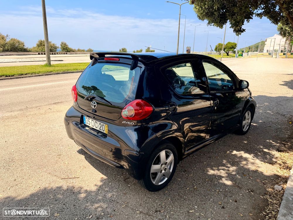 Toyota Aygo 1.0 + Sport Pack MMT - 23